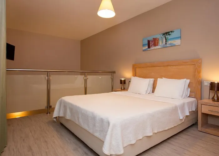 Mary's 3* Chrisi Ammoudia