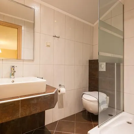 Mary's Aparthotel 3*