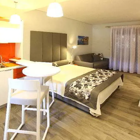 Mary's Aparthotel
